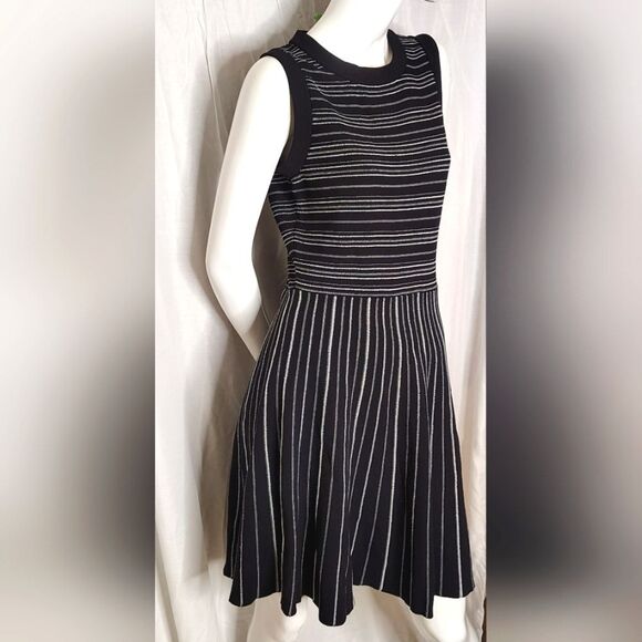 Kate spade Striped Black & White Sleeveless Dress Size Medium - Picture 2 of 13
